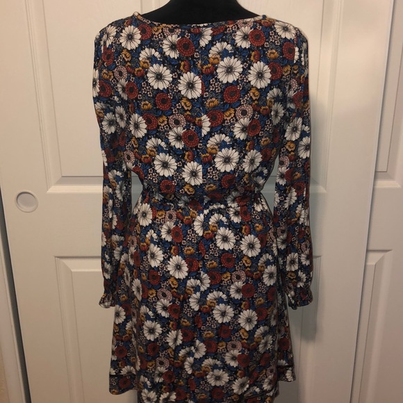 💐Lauren Conrad Floral Dress💐 - Picture 5 of 8